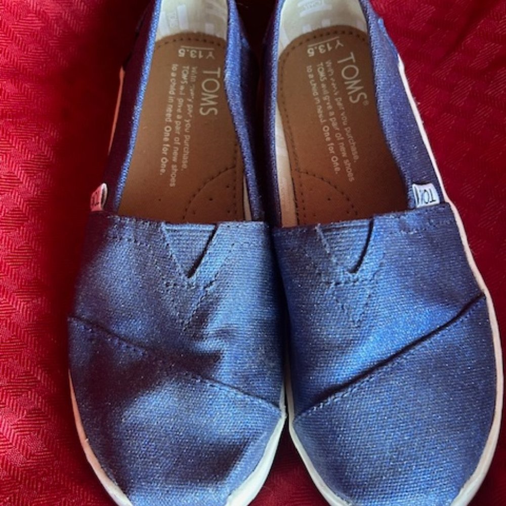 Girls TOMS Glitter Blue Canvas Slip Ons, Size 13.5